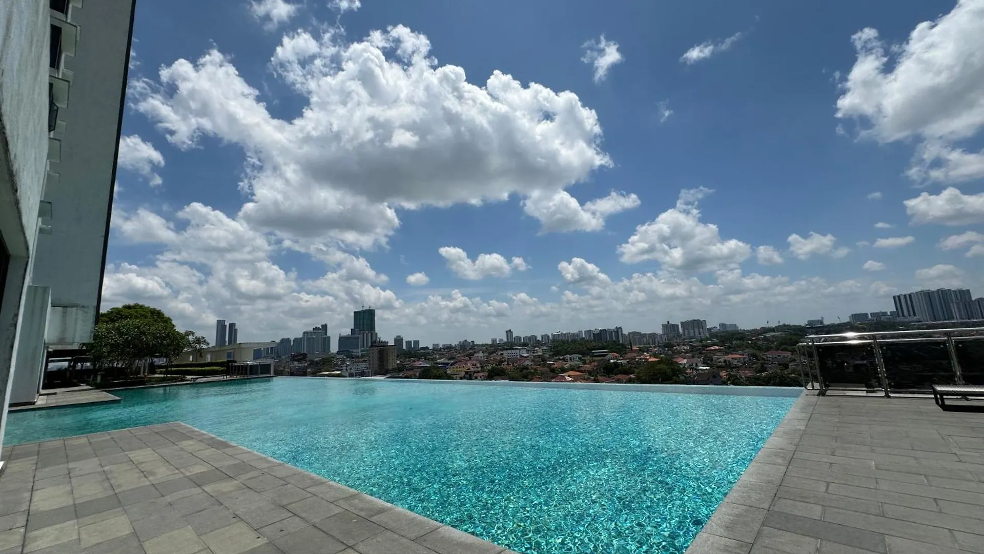 1Tebrau Residences Suite Min98 新山